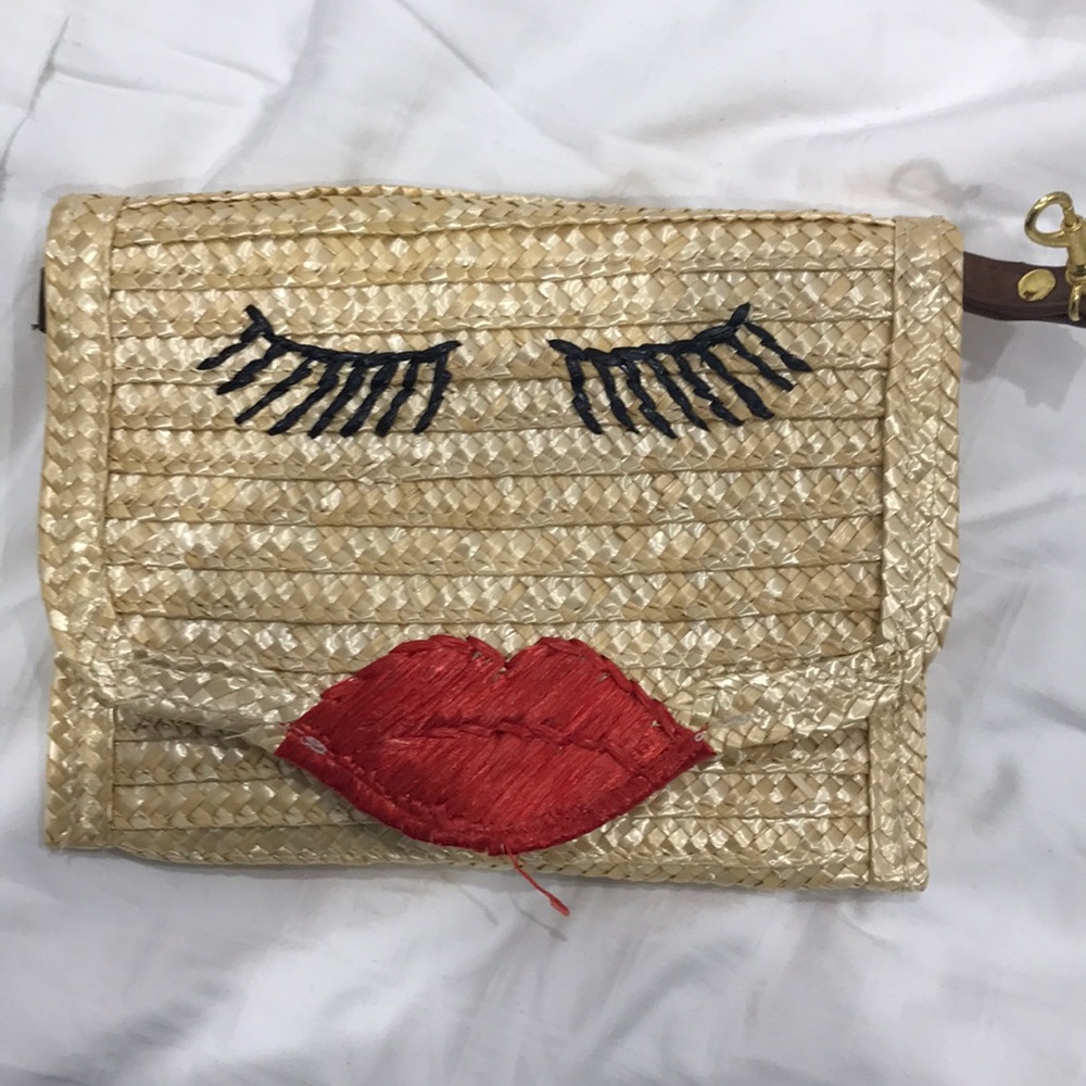 Kissy face clutch